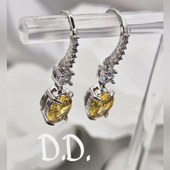 Oval Cut Yellow Diamond Earrings with Clear White Baguette Diamonds 925… - Picture 7 of 9